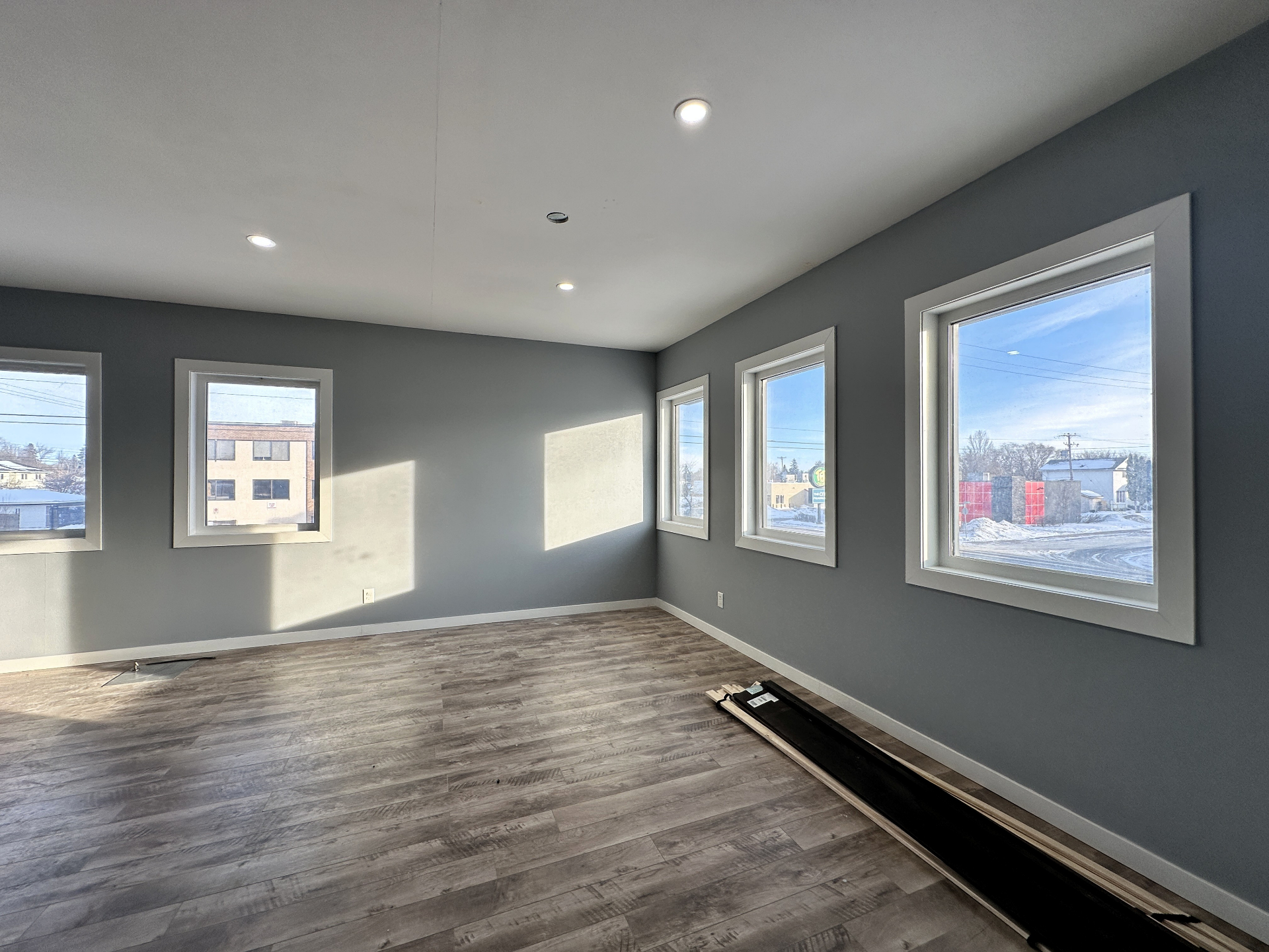 低于成本价出售! 萨斯卡通市区·商业楼—22nd街，2019 年新建，4 个独立单元——林与唐地产 - 5